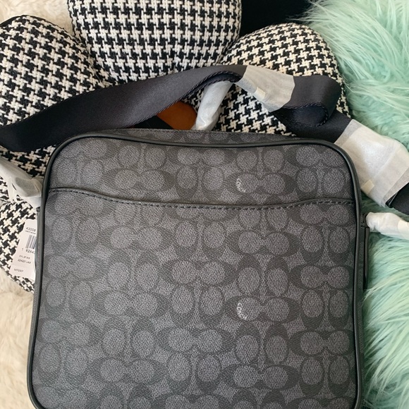 Coach Men's Dylan Signature Crossbody Messenger Bag, NWT, MSRP $395.00 - Picture 3 of 7